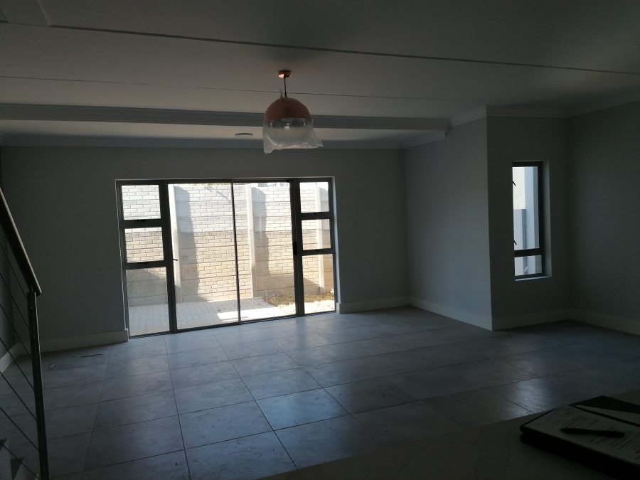 To Let 3 Bedroom Property for Rent in Langeberg Heights Western Cape